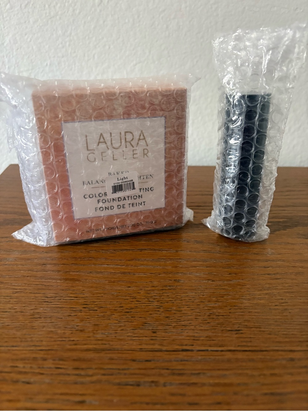 LAURA GELLER SUPER SIZE BAKED N BRIGHTEN FOUNDATION IN LIGHT + KABUKI BRUSH LT 2